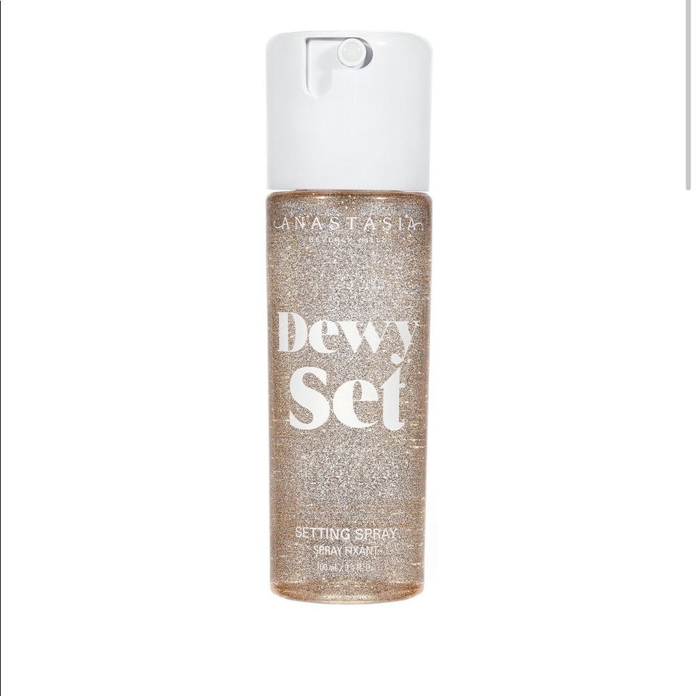 Dewy set setting spray